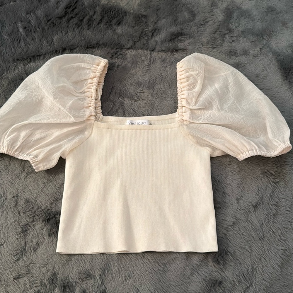 Vestique Cream Top